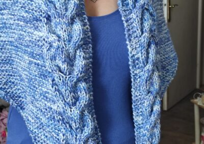 châle au tricot torsade tressée et point de mousse